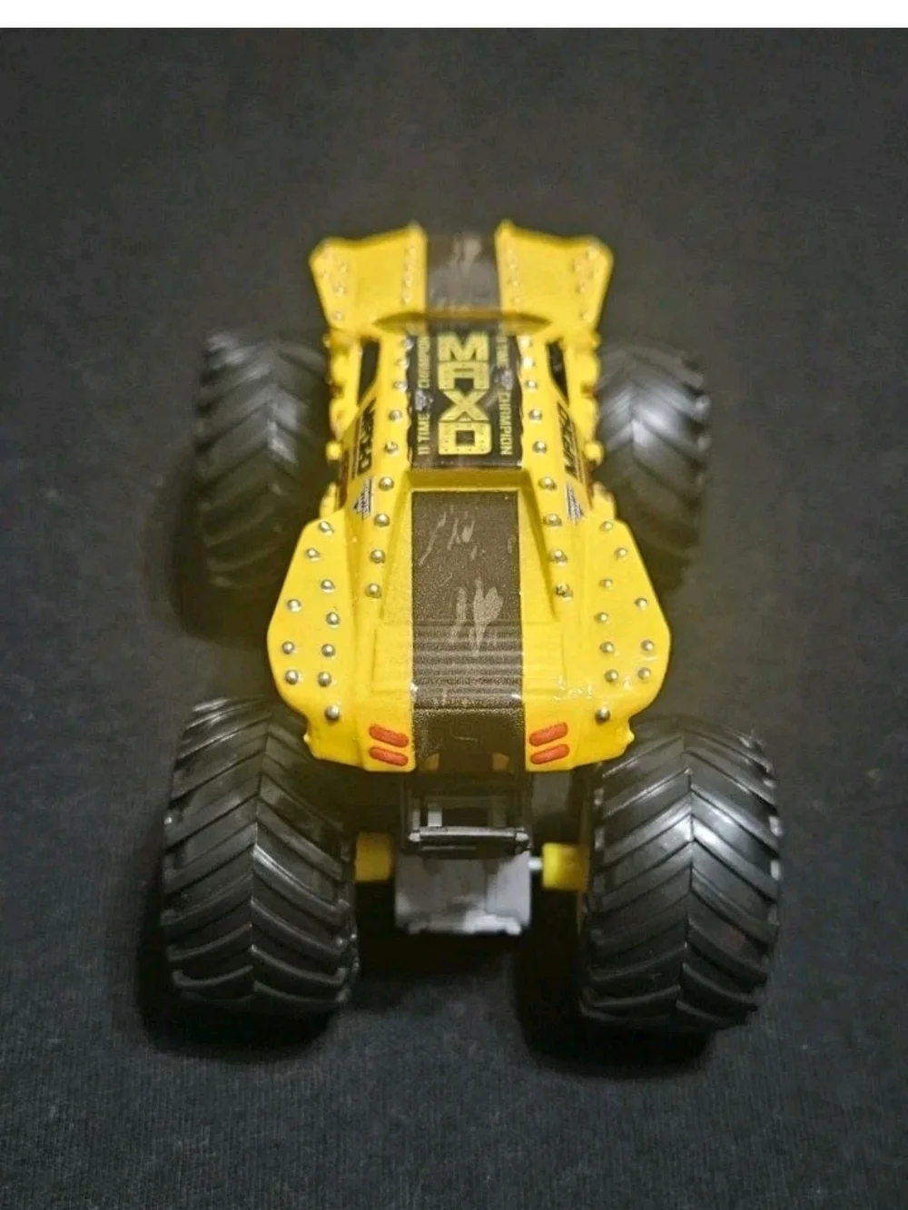 Spin Master Monster Jam  Maximum Destruction 2016 Max-D Yellow 1:64 Truck